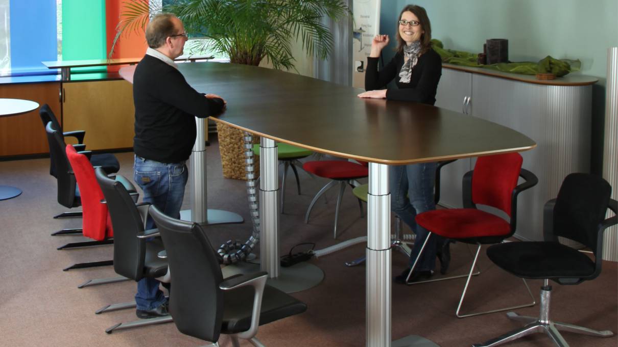 Variconferenz Variable Conference tables as elliptical Variconferenz Variable Conference tables as elliptical