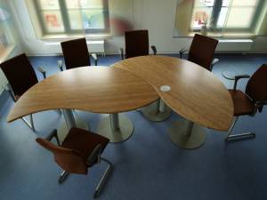 Smart conference and meeting tables - round version