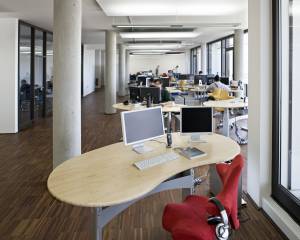 Artundweise Newport, Bremen - new creative work environment with ergonomic green bamboo desks, Feng Shui, True Light and acoustics